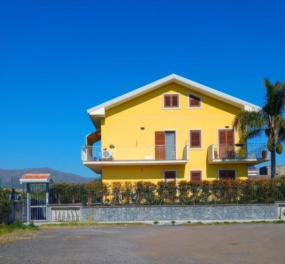 퓨메프레도 디 시실리아 Yellow House 아파트 외부 사진